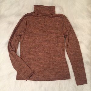 Boohoo turtle neck long sleeve top. 5/$25